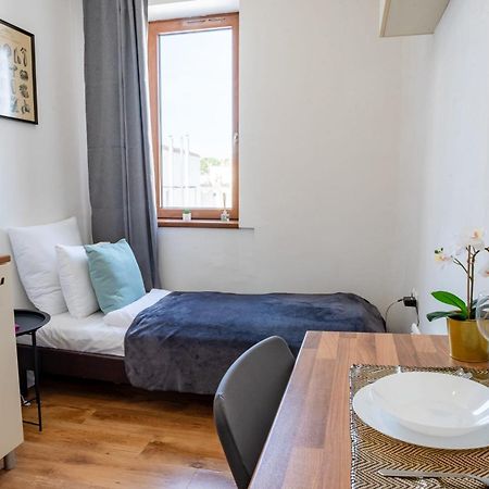 Central - Bright - Calm Studio For Solo Travellers Budapest Luaran gambar
